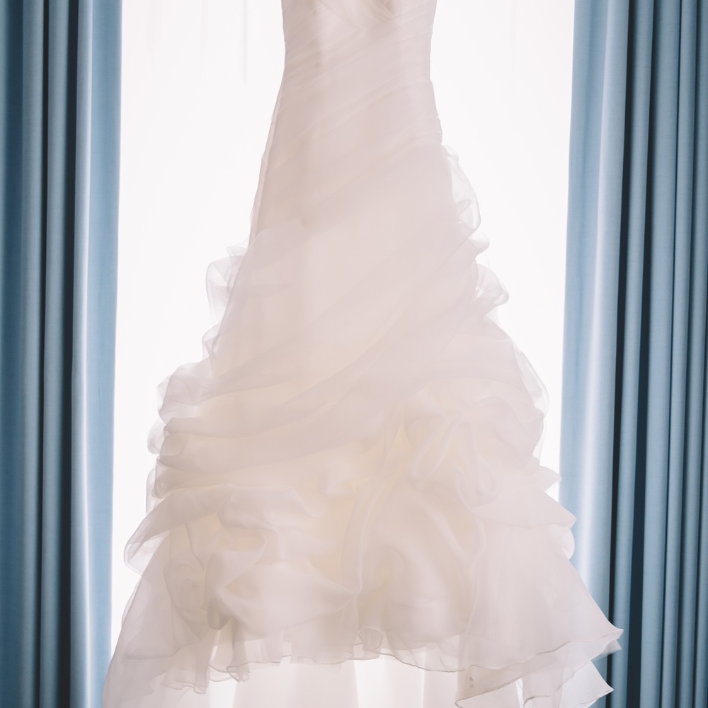 Casablanca Bridal 2064 Wedding dress size 4